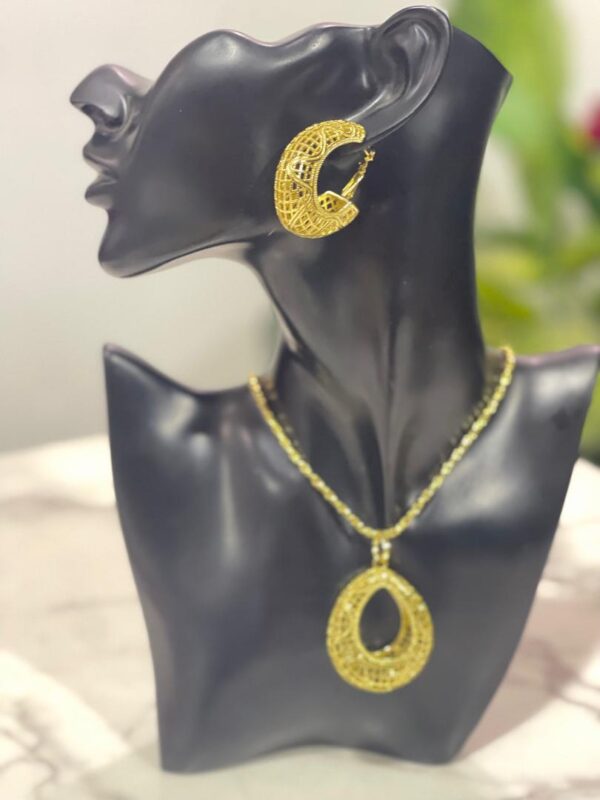 Lason gold jewellry ( earring and pendant)