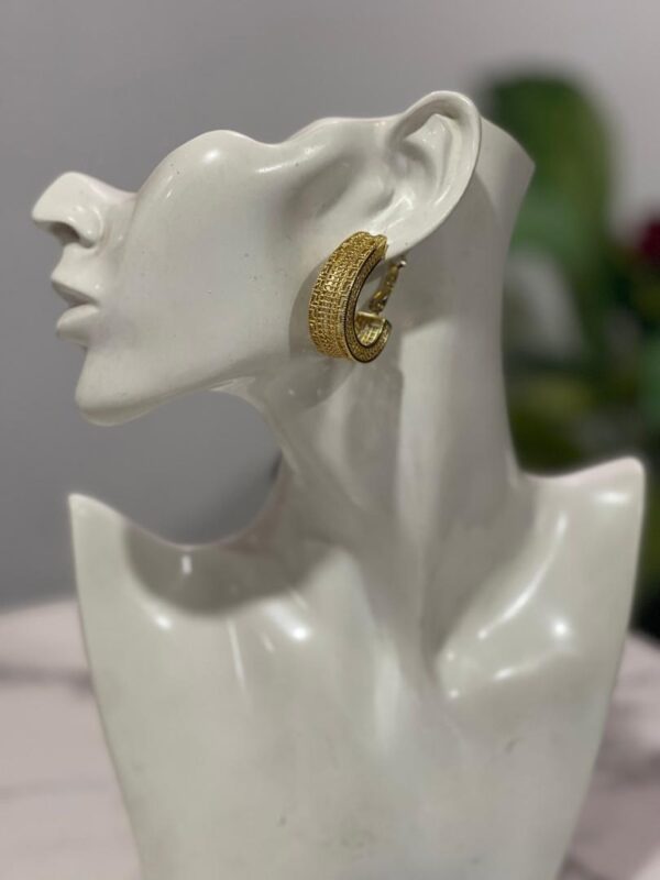 Lason gold earring